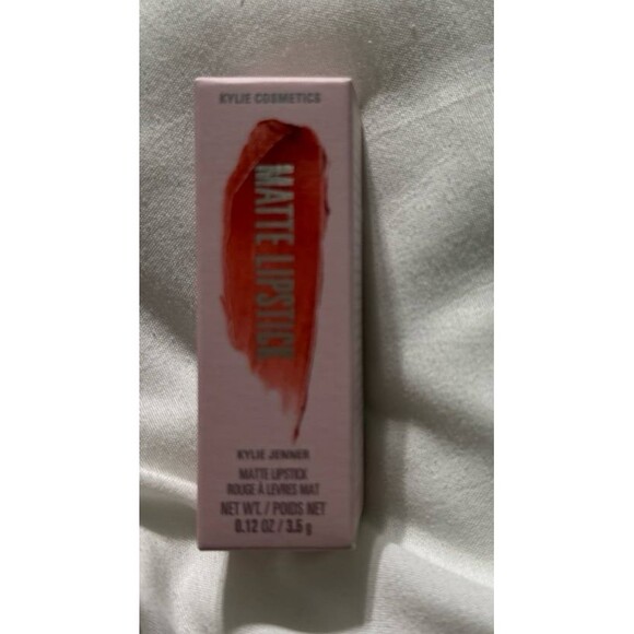 Kylie Cosmetics Matte Lipstick - 209 Summer Somewhere - Full Size - New in Box - Picture 3 of 3